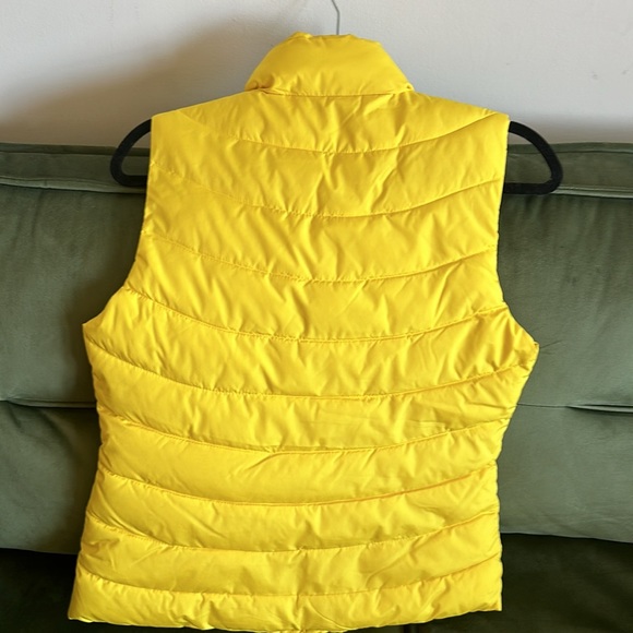Gap Puffer Vest Yellow size XS - Picture 3 of 3